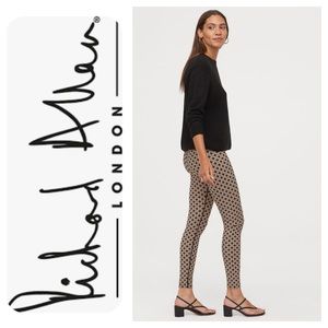 Richard Allen X H&M Patterned Leggings Blogger Favourites
